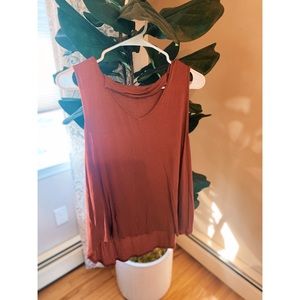 Hardly worn sleeveless blouse!